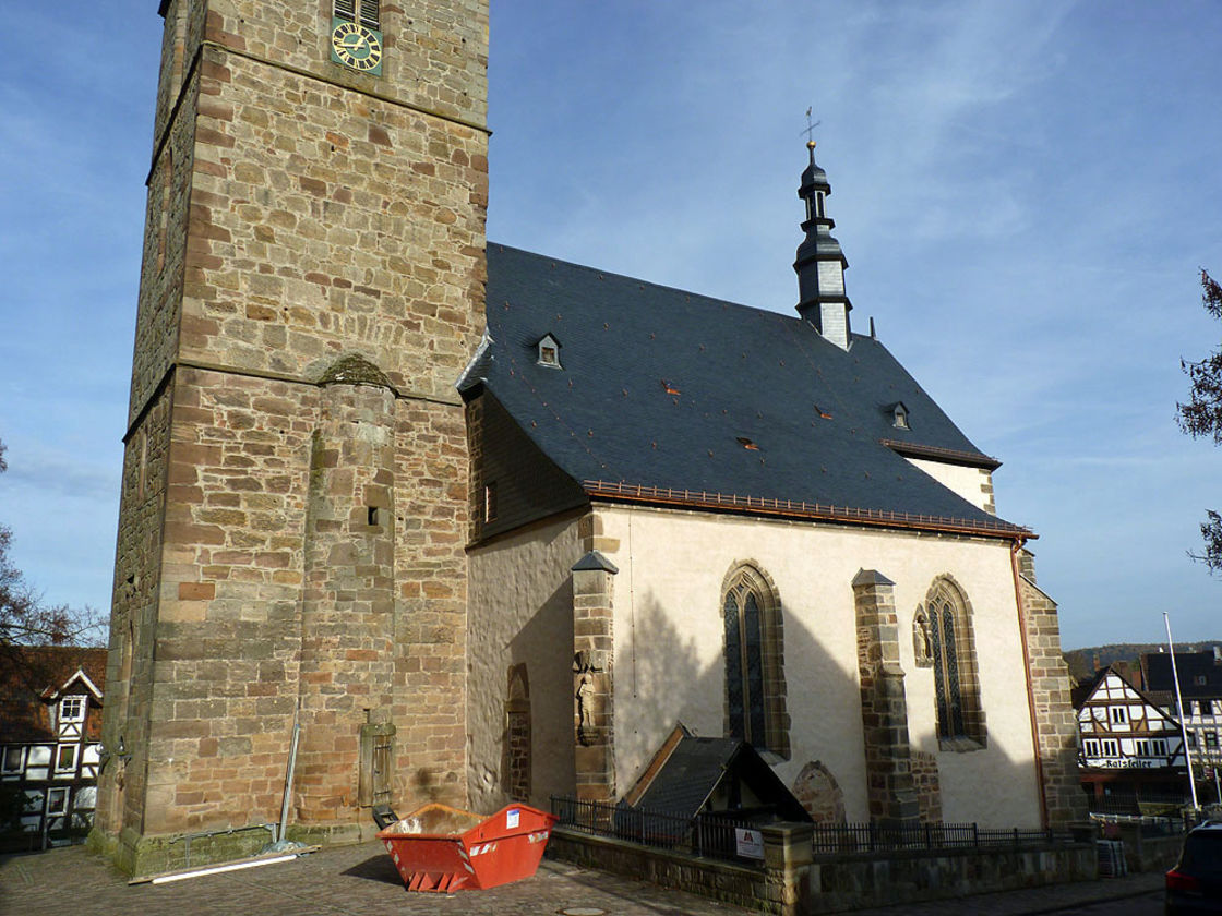 Abbau des Gerüstes an der Südseite (Foto: Karl-Franz Thiede)